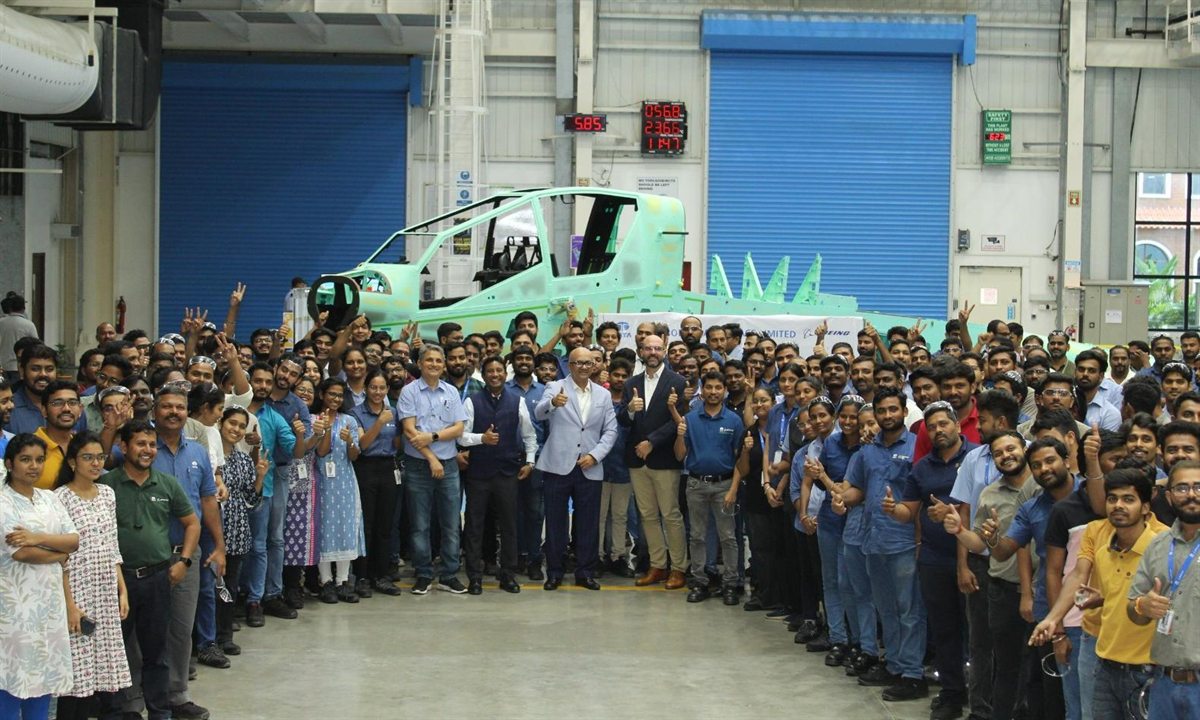Aerospace engineering team &ndash; Aerospace & Defence