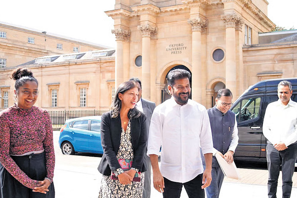 Telangana delegation in discussion with a partner university