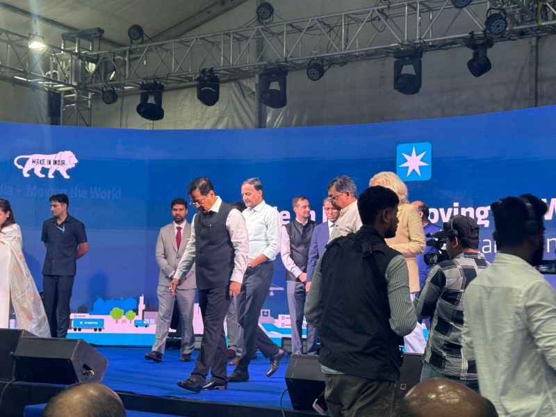 Photograph 1 for: Telangana offers full support for container manufacturing as Maersk sources Made-in-India containers for EXIM