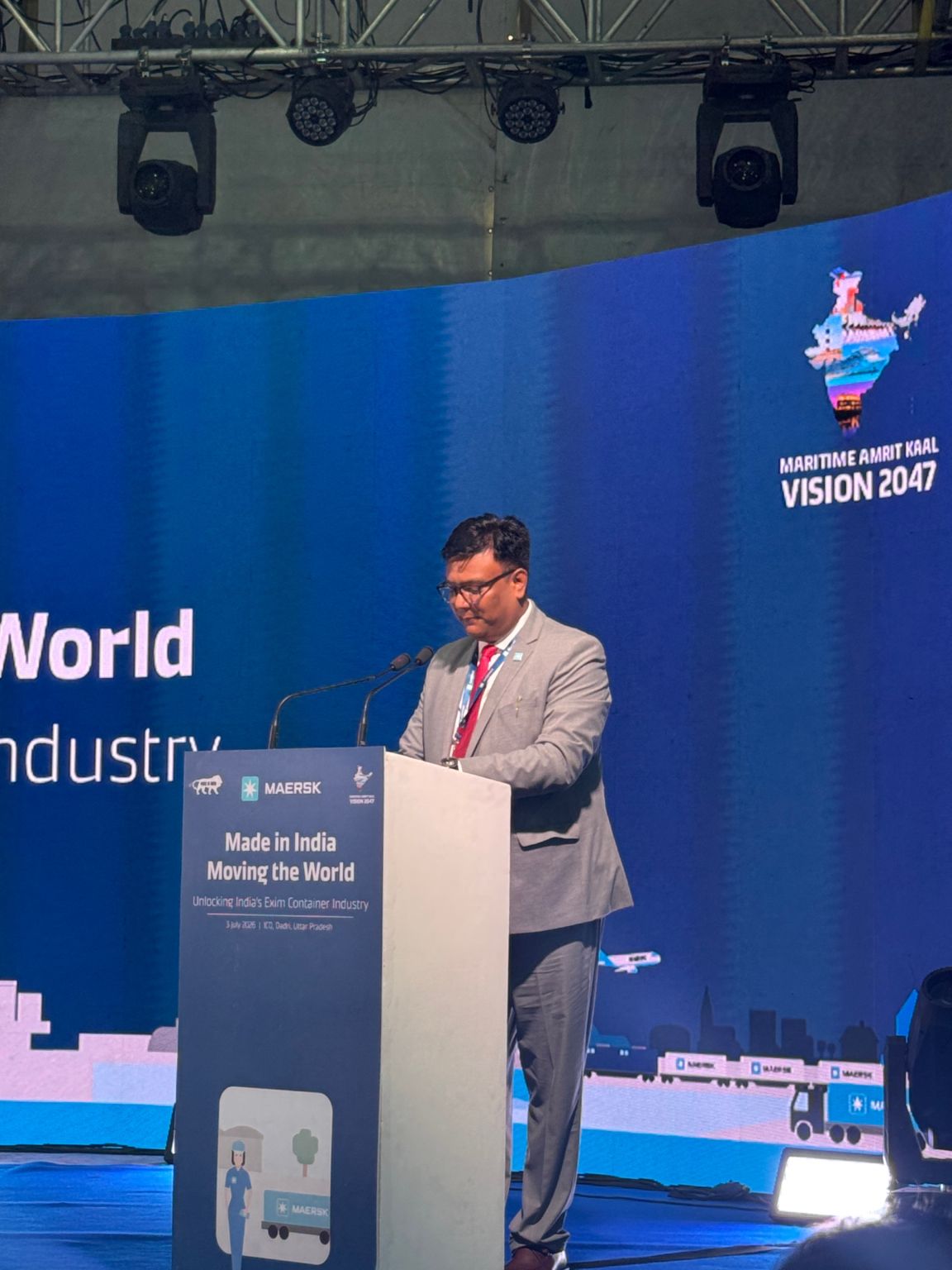 Photograph 2 for: Telangana offers full support for container manufacturing as Maersk sources Made-in-India containers for EXIM