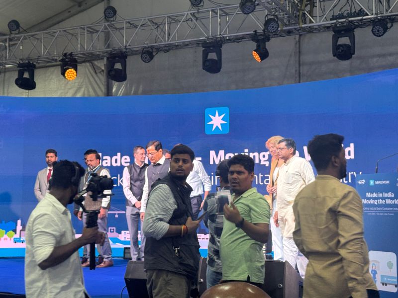Photograph 6 for: Telangana offers full support for container manufacturing as Maersk sources Made-in-India containers for EXIM